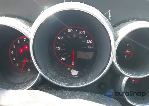 2005 Pontiac Vibe z USA, uszkodzony, nr VIN 5Y2SL638X5Z465876